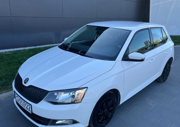 Skoda Fabia cena 24900 przebieg: 182394, rok produkcji 2016 z Głogów małe 277